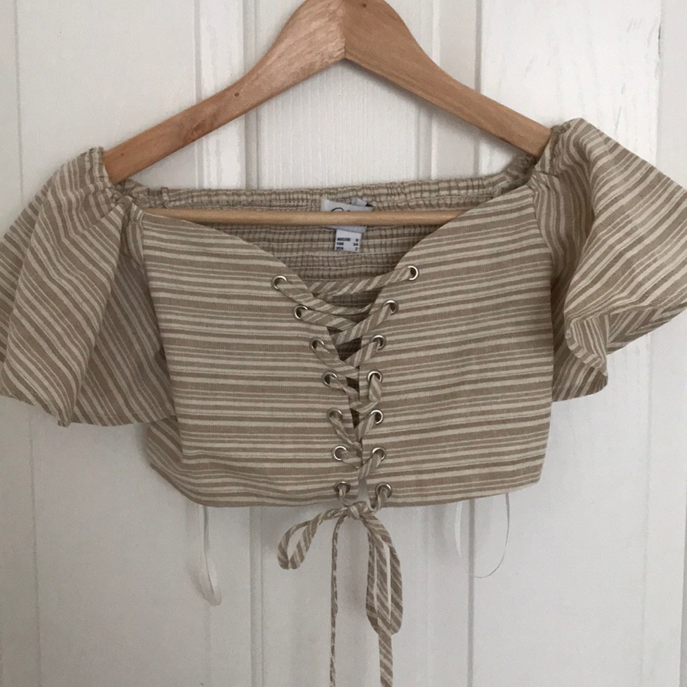 Beige stripe tie up ruffle sleeve crop top